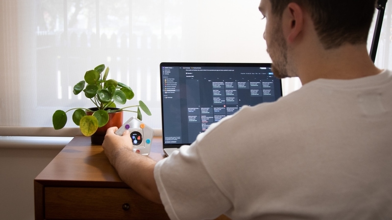 Student using Eli during a live class